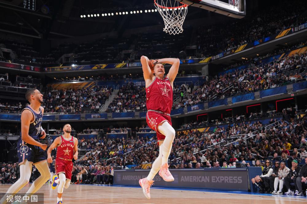 在对战湖人 在对战湖人